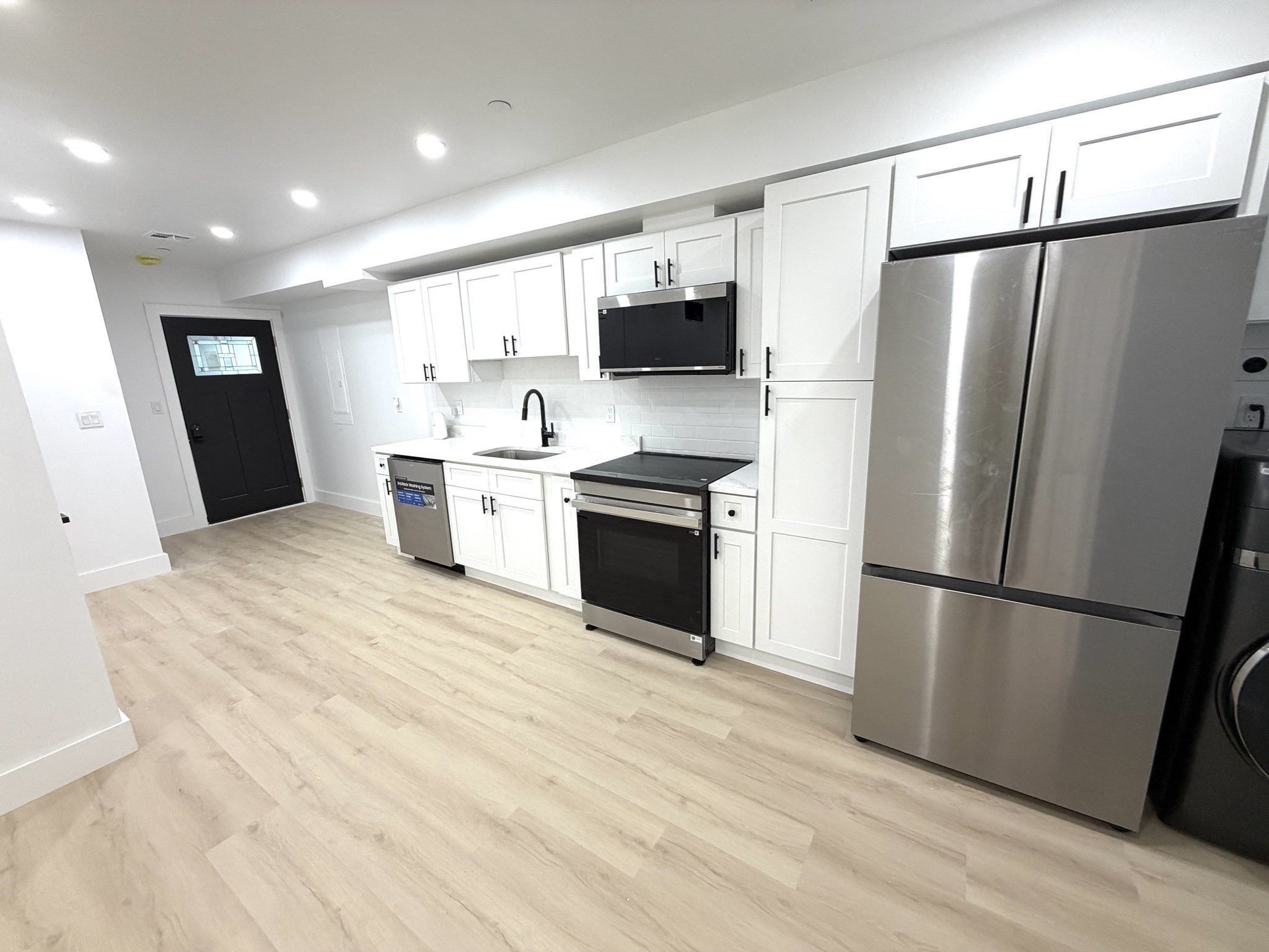 36 Shepard St # B Property Photo 9