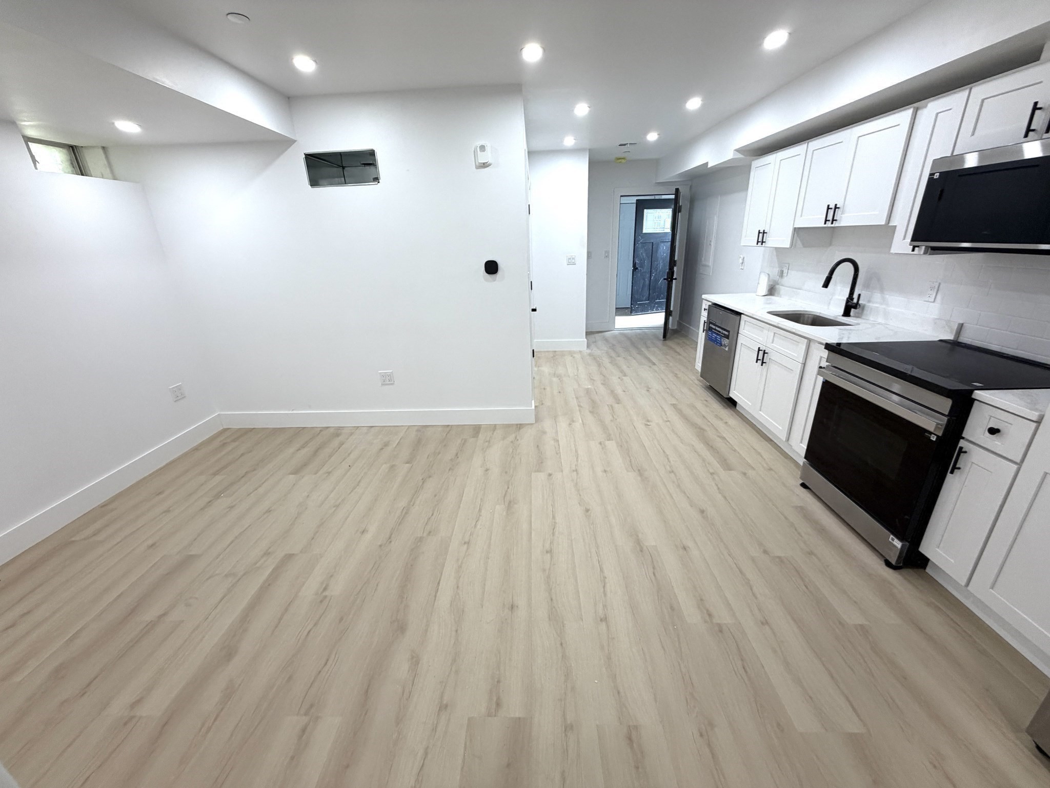 36 Shepard St # B Property Photo 11