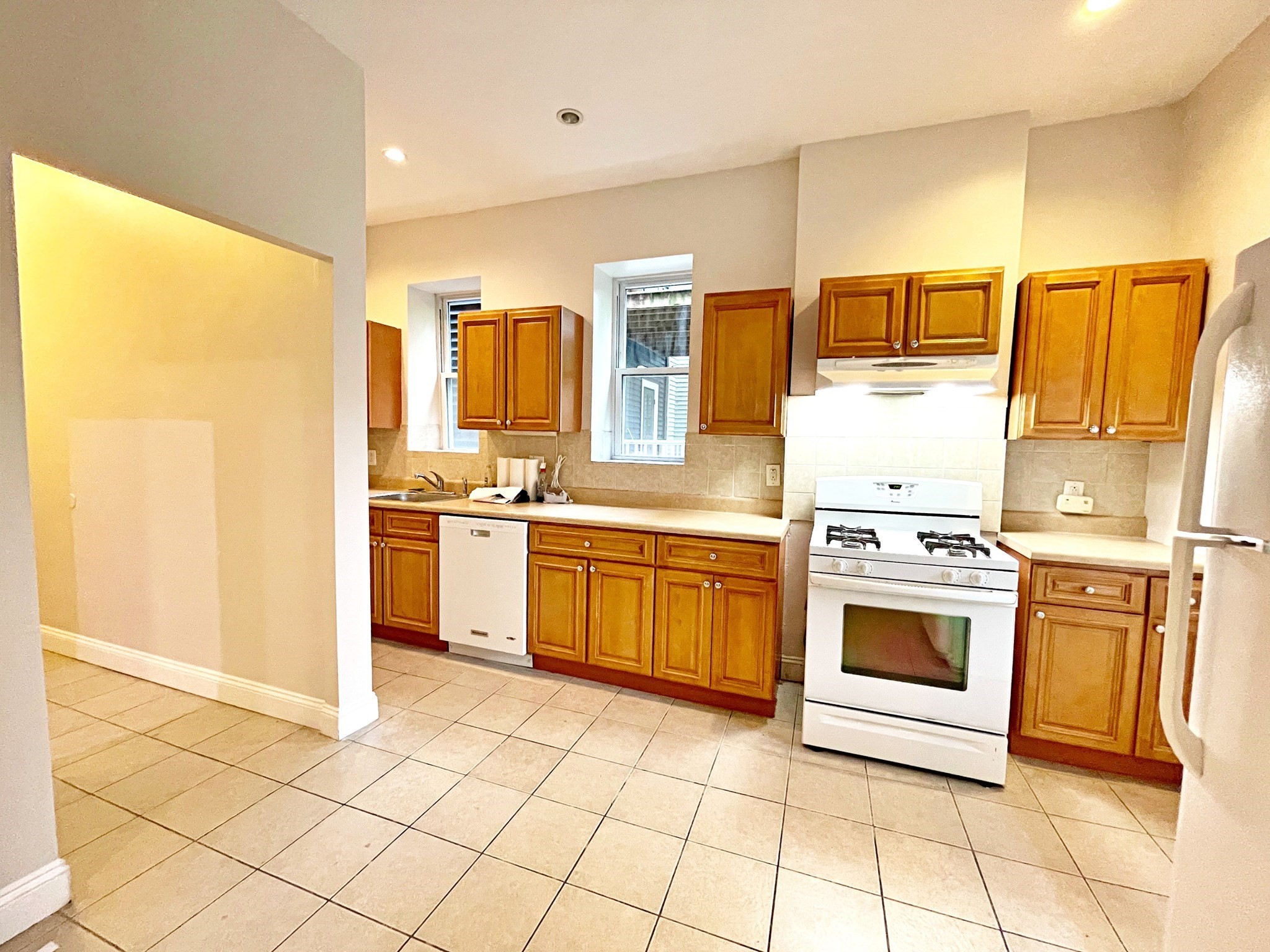 92 Webster St # 1 Property Photo 4
