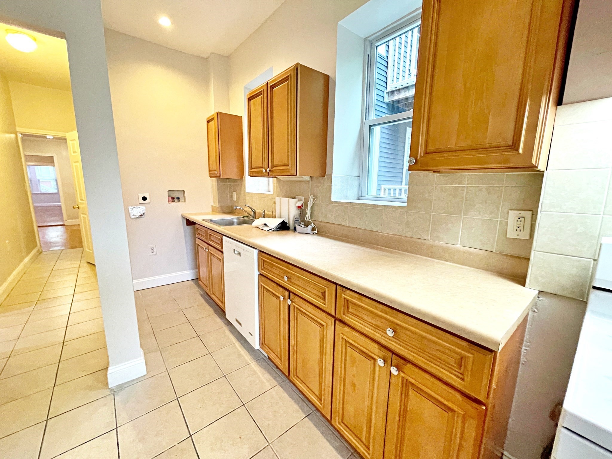 92 Webster St # 1 Property Photo 6