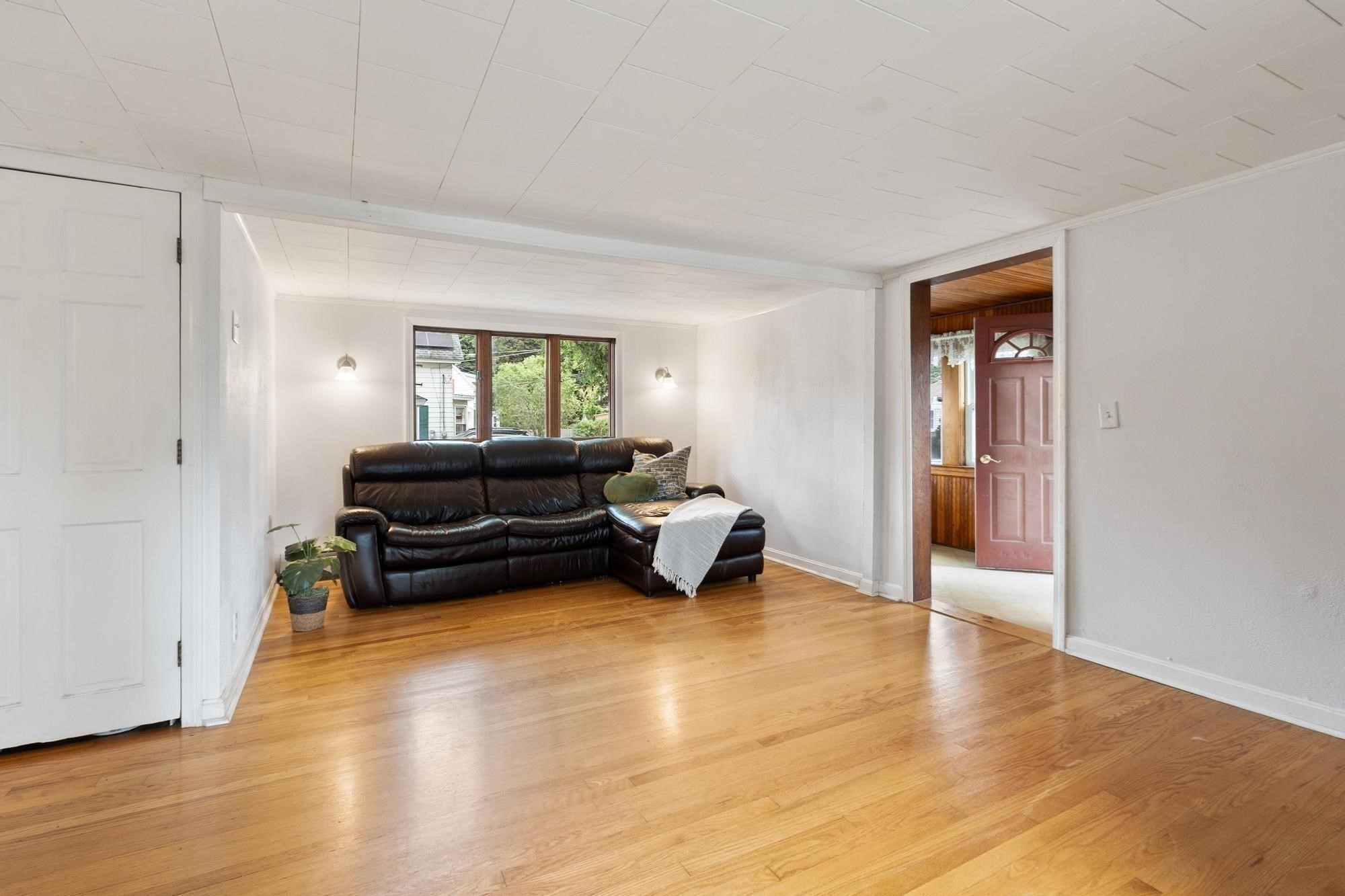 5 Branch St Property Photo 15