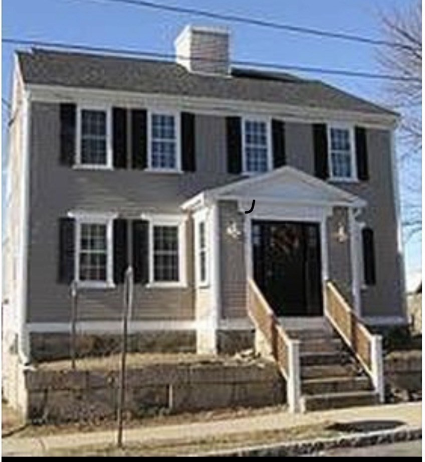 16 Middle St Property Photo 1