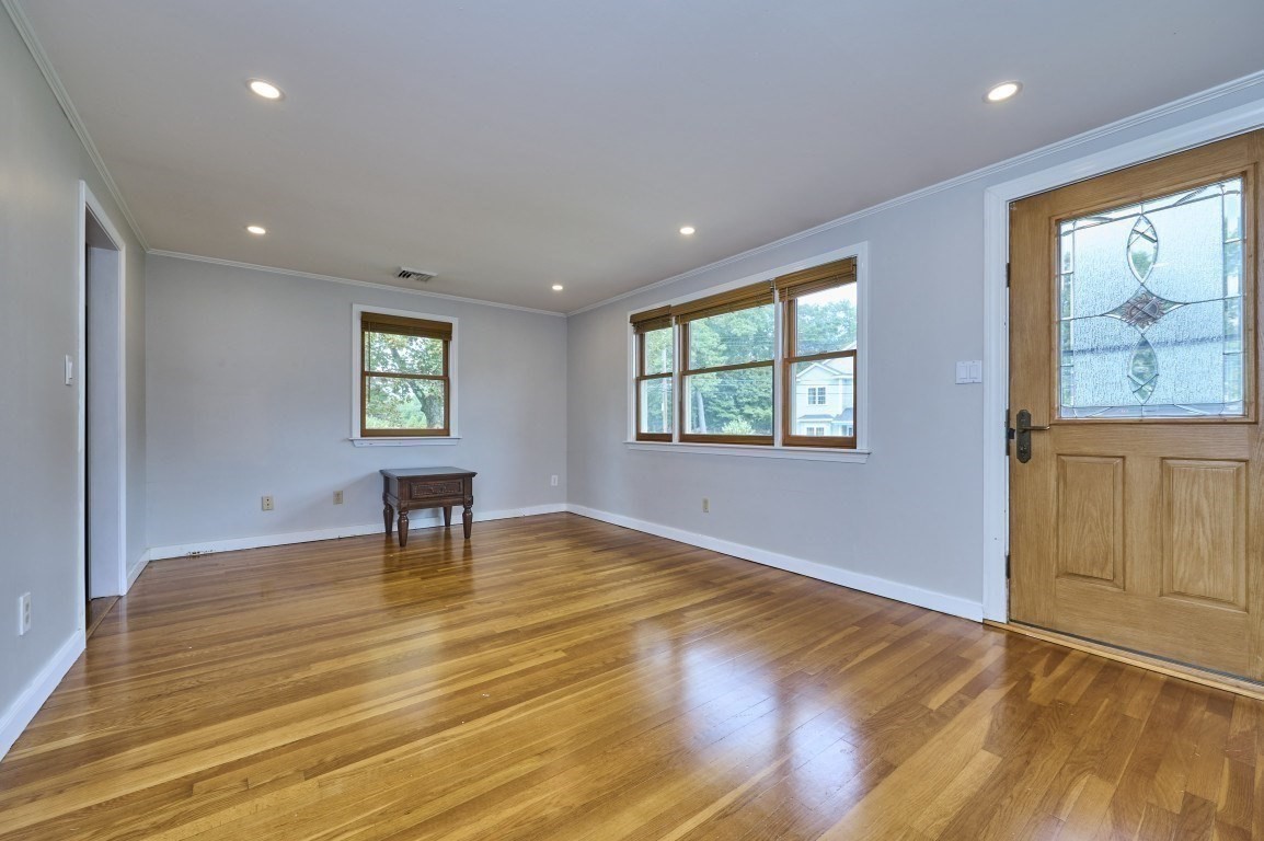 13 Forbes Ave Property Photo 3