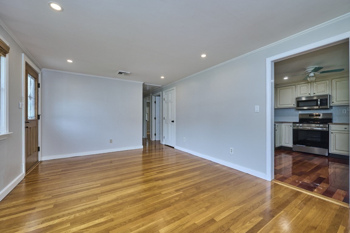 13 Forbes Ave Property Photo 5