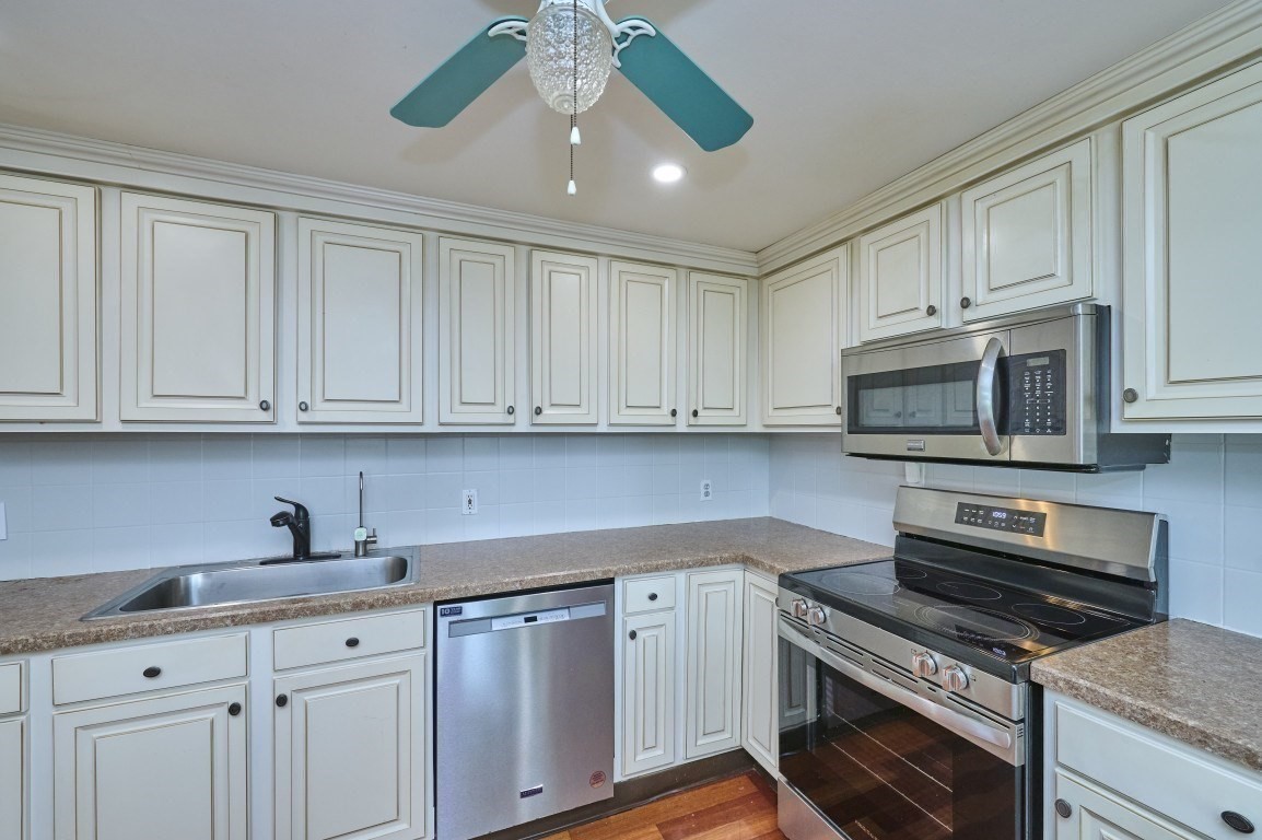13 Forbes Ave Property Photo 6