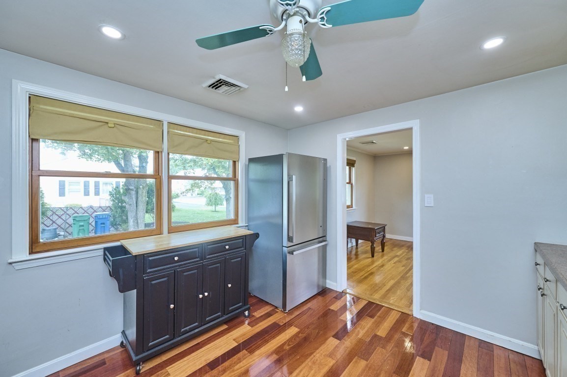 13 Forbes Ave Property Photo 8