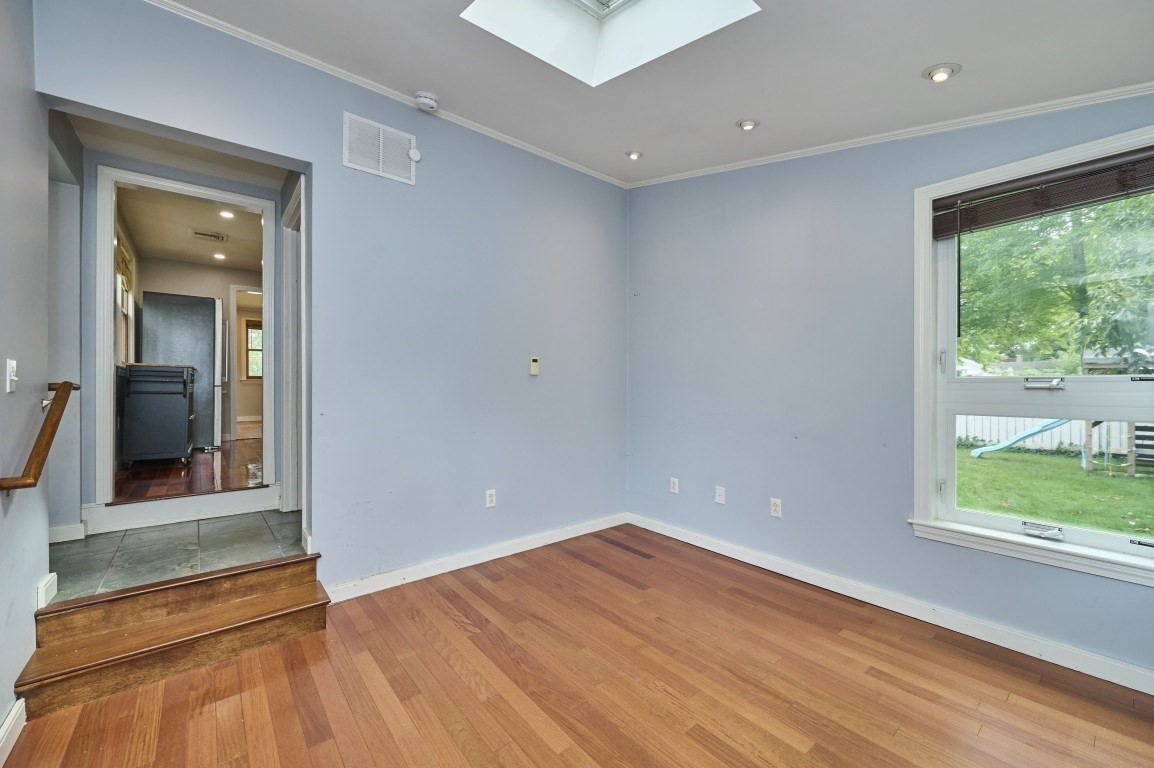 13 Forbes Ave Property Photo 10