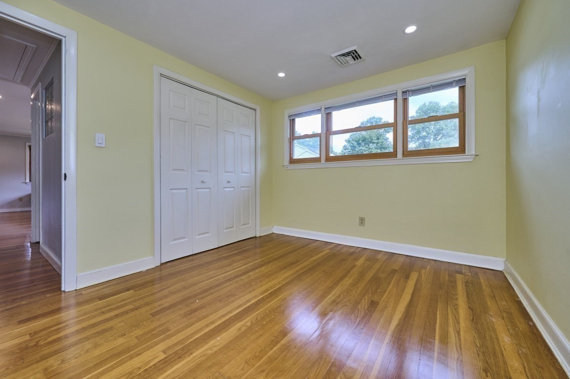 13 Forbes Ave Property Photo 11