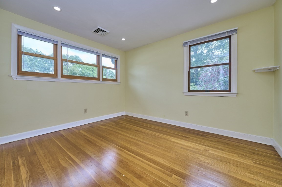 13 Forbes Ave Property Photo 12