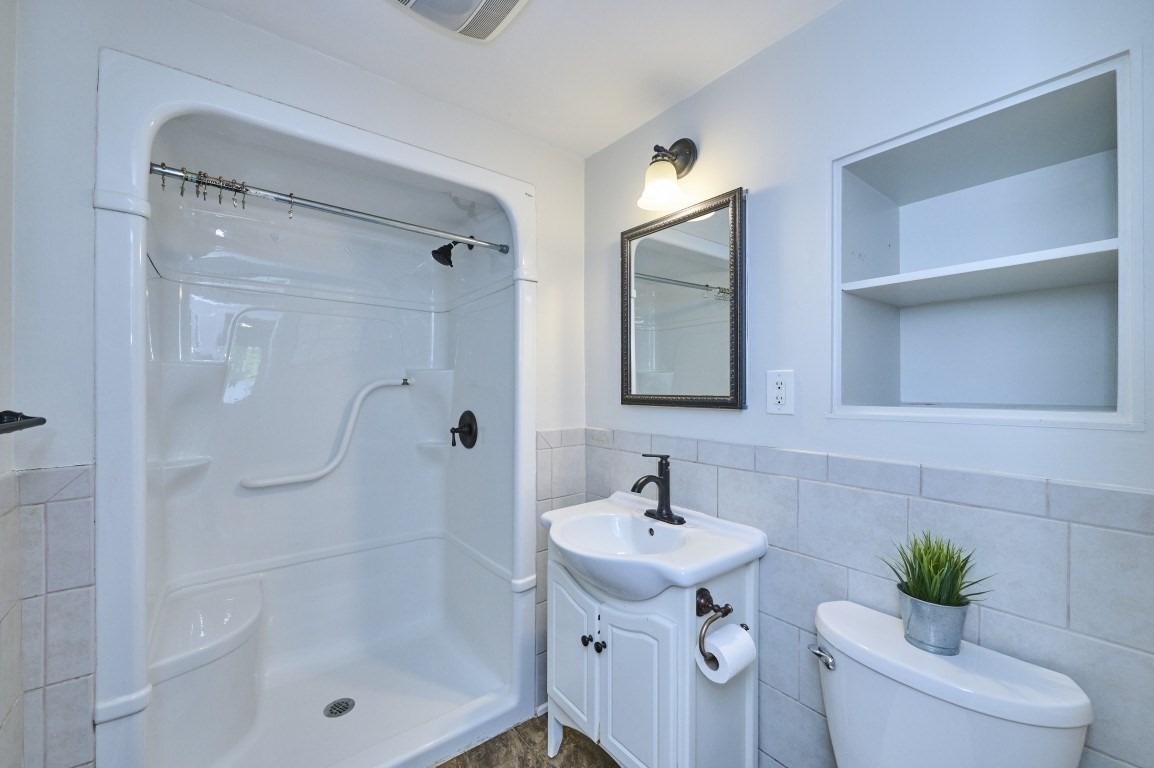 13 Forbes Ave Property Photo 17