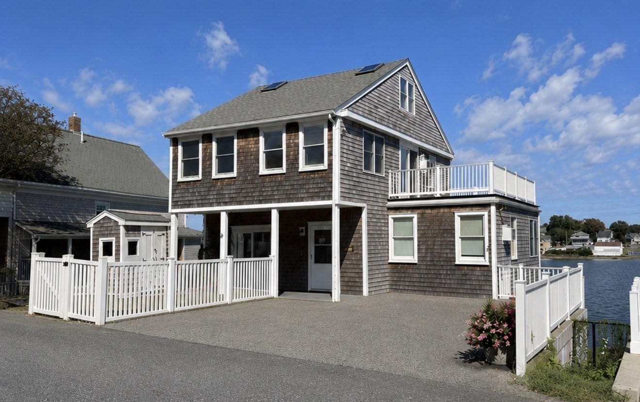 119 Bay St # A Property Photo 1