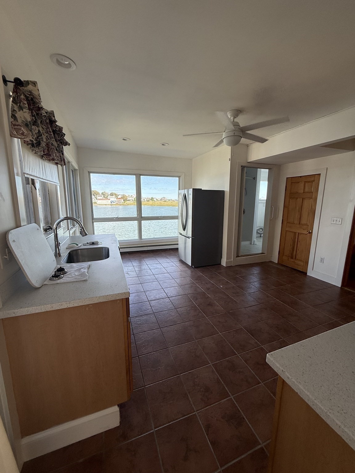 119 Bay St # A Property Photo 5