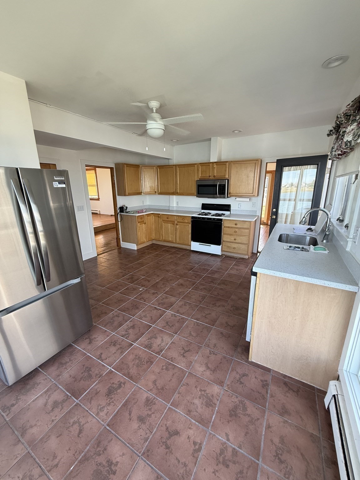 119 Bay St # A Property Photo 6