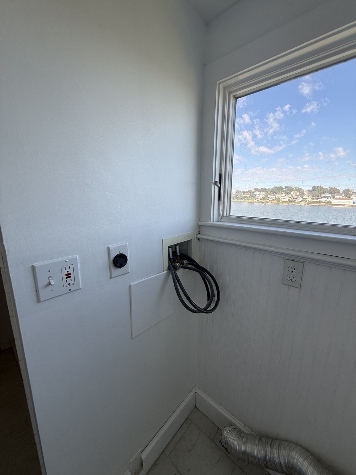119 Bay St # A Property Photo 9