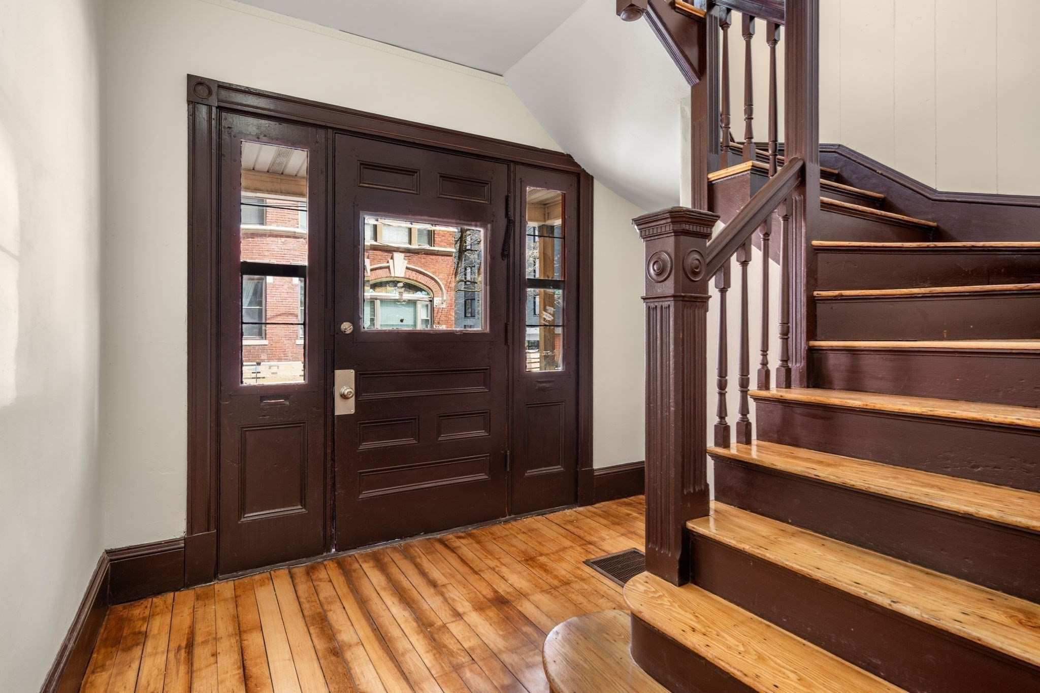 10 Royal St Property Photo 2