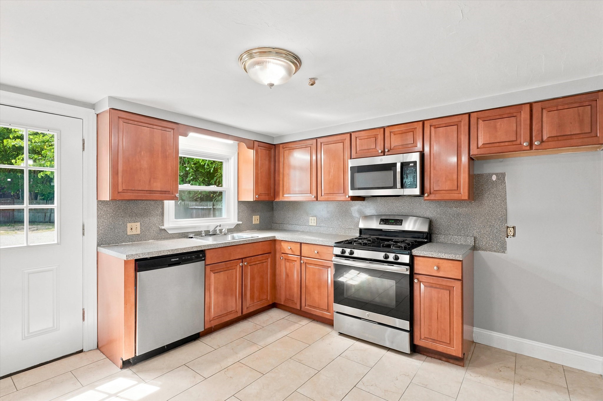 27 High Street Property Photo 12