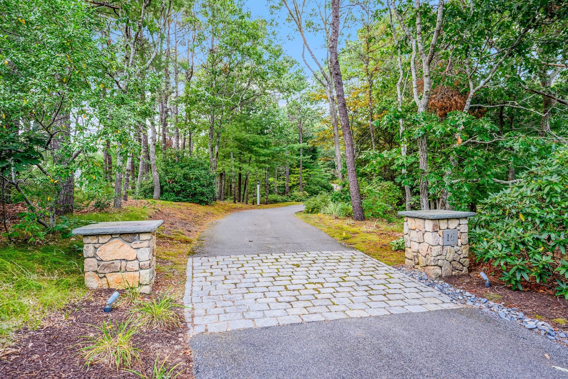 16 Cove Point Lane Property Photo 34