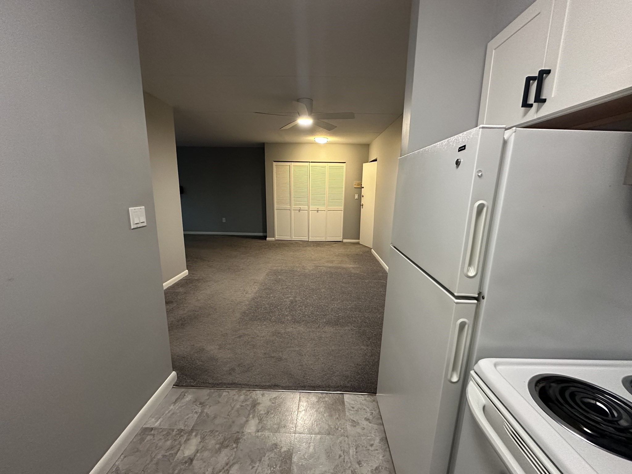 49 Windsor Dr # 108 Property Photo 8