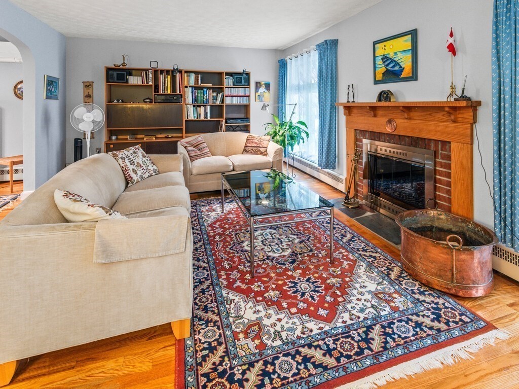 230 Brattle St Property Photo 6