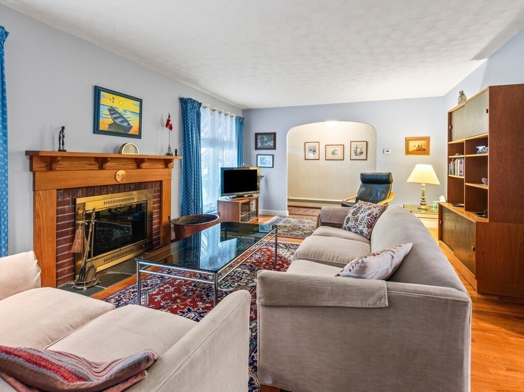 230 Brattle St Property Photo 7