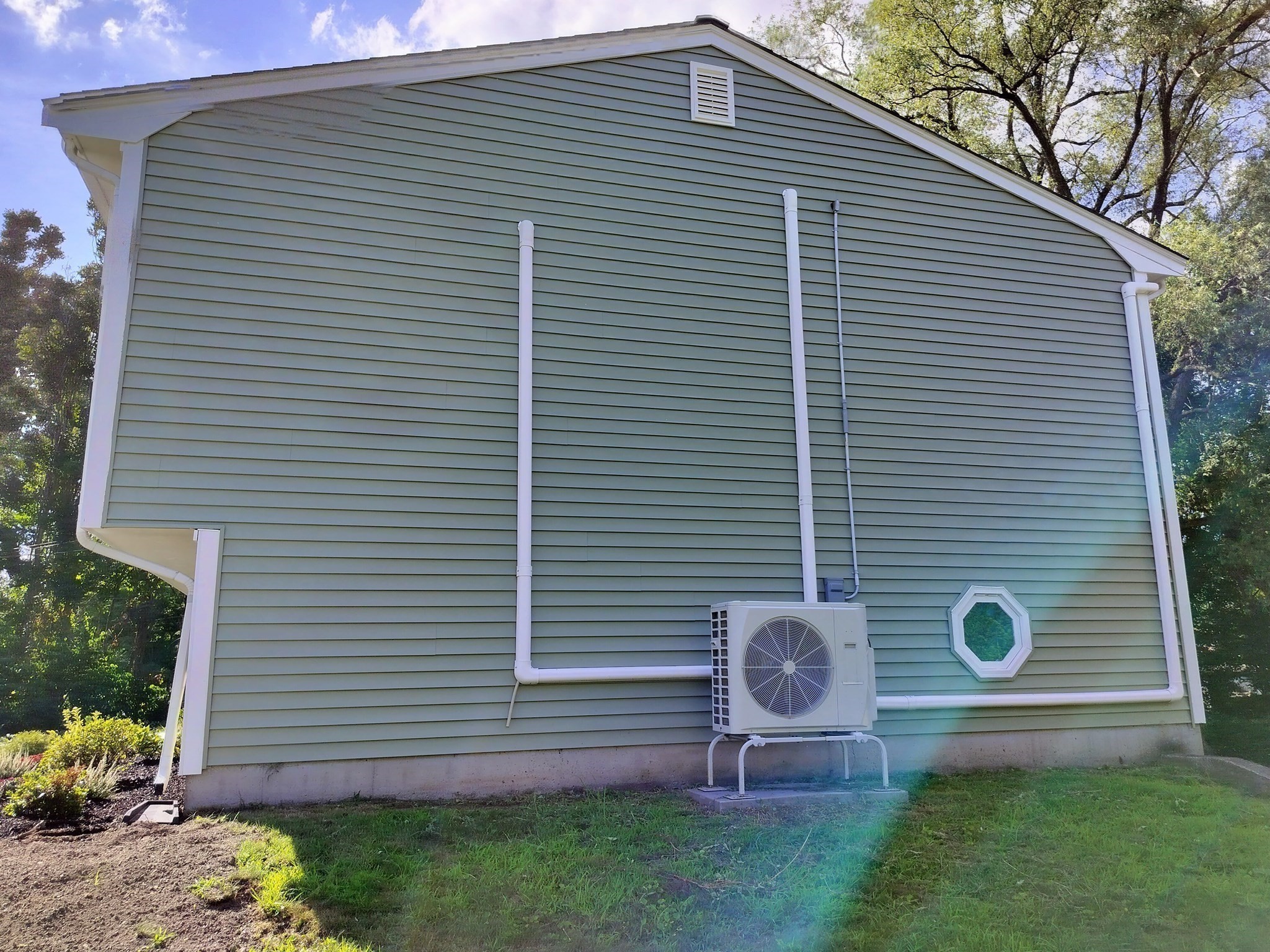 218 Pleasant St Property Photo 2