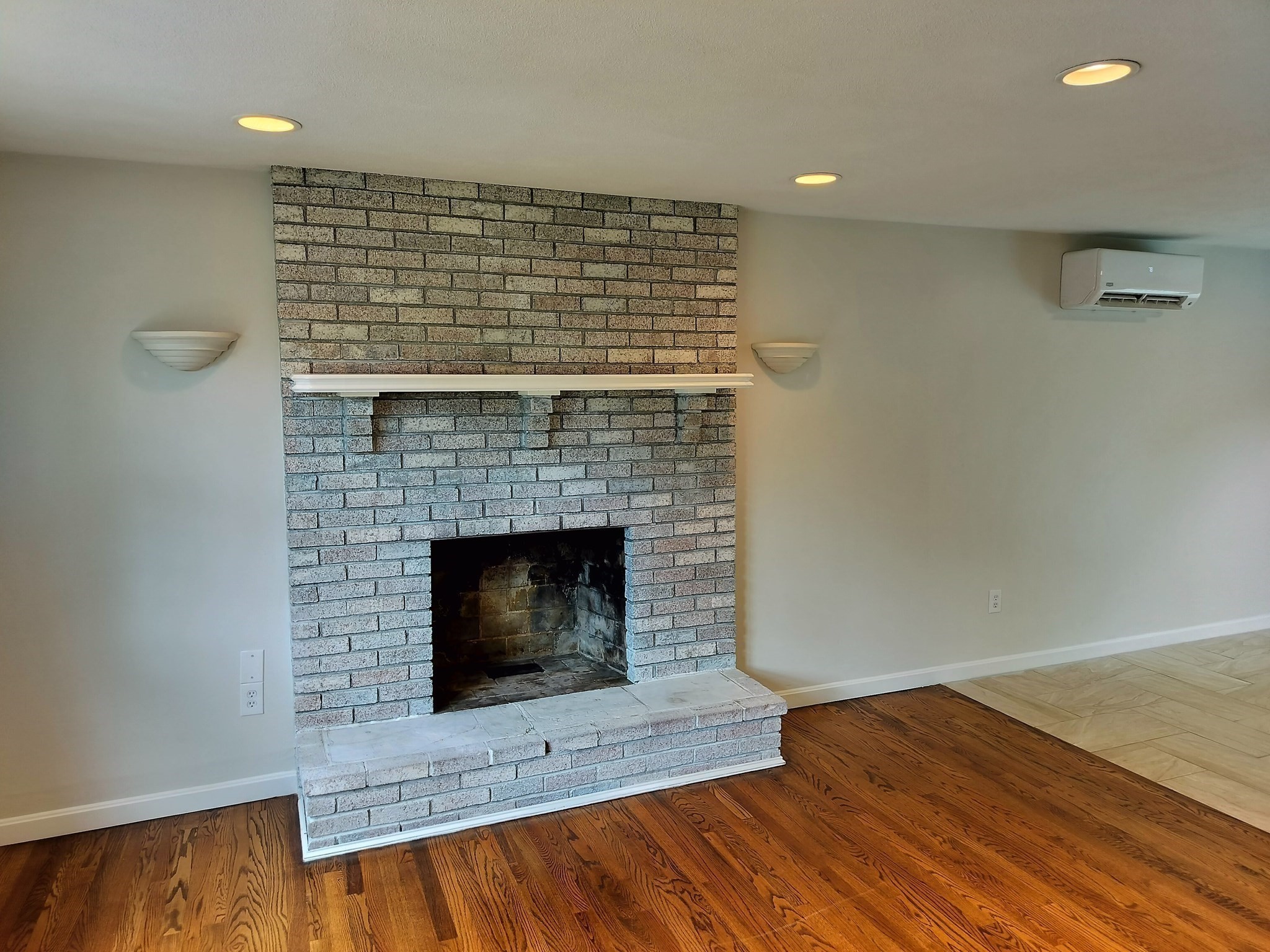 218 Pleasant St Property Photo 9