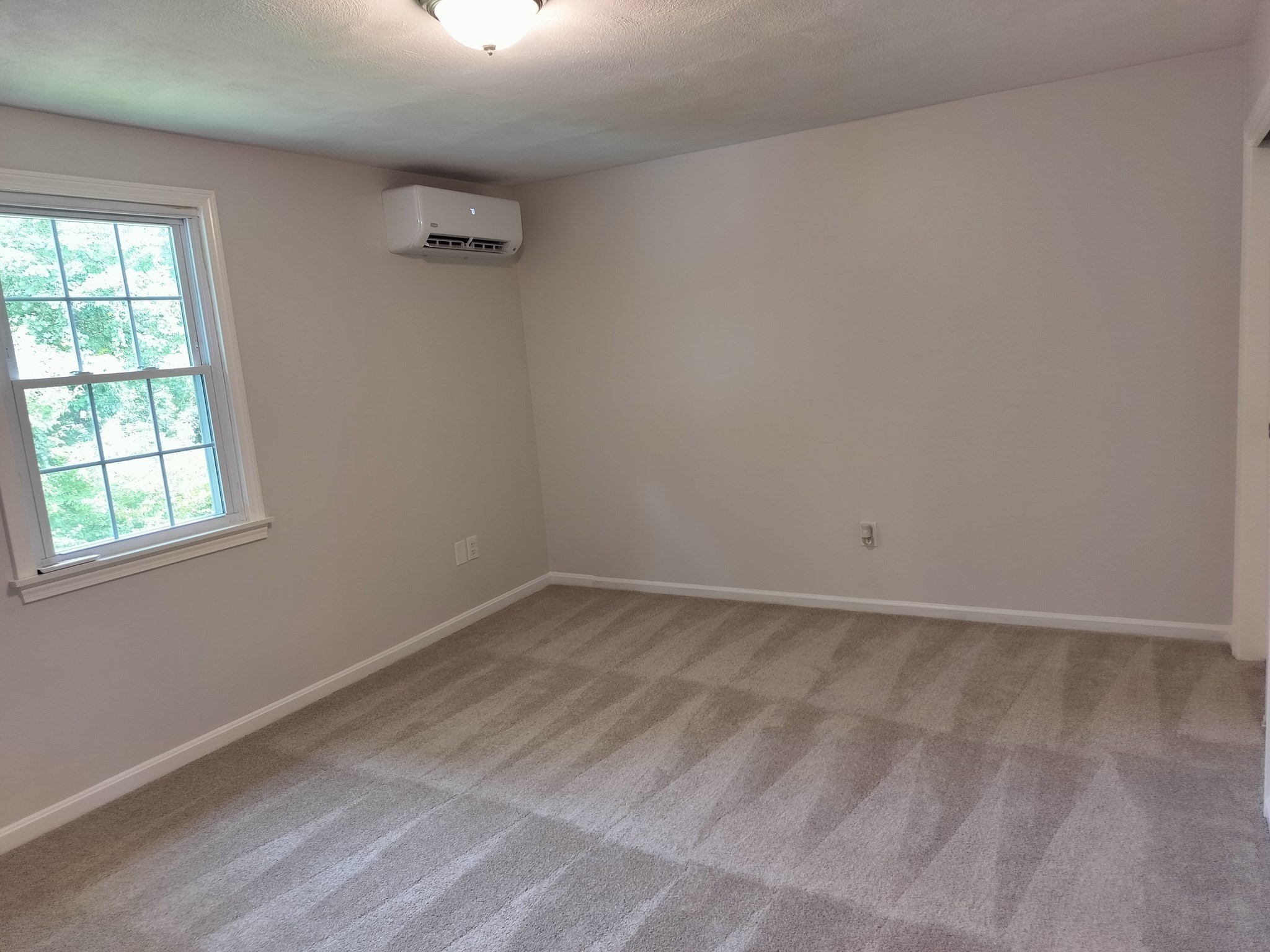 218 Pleasant St Property Photo 15