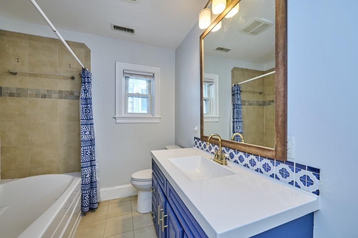 1098 Bennington St # 2 Property Photo 20
