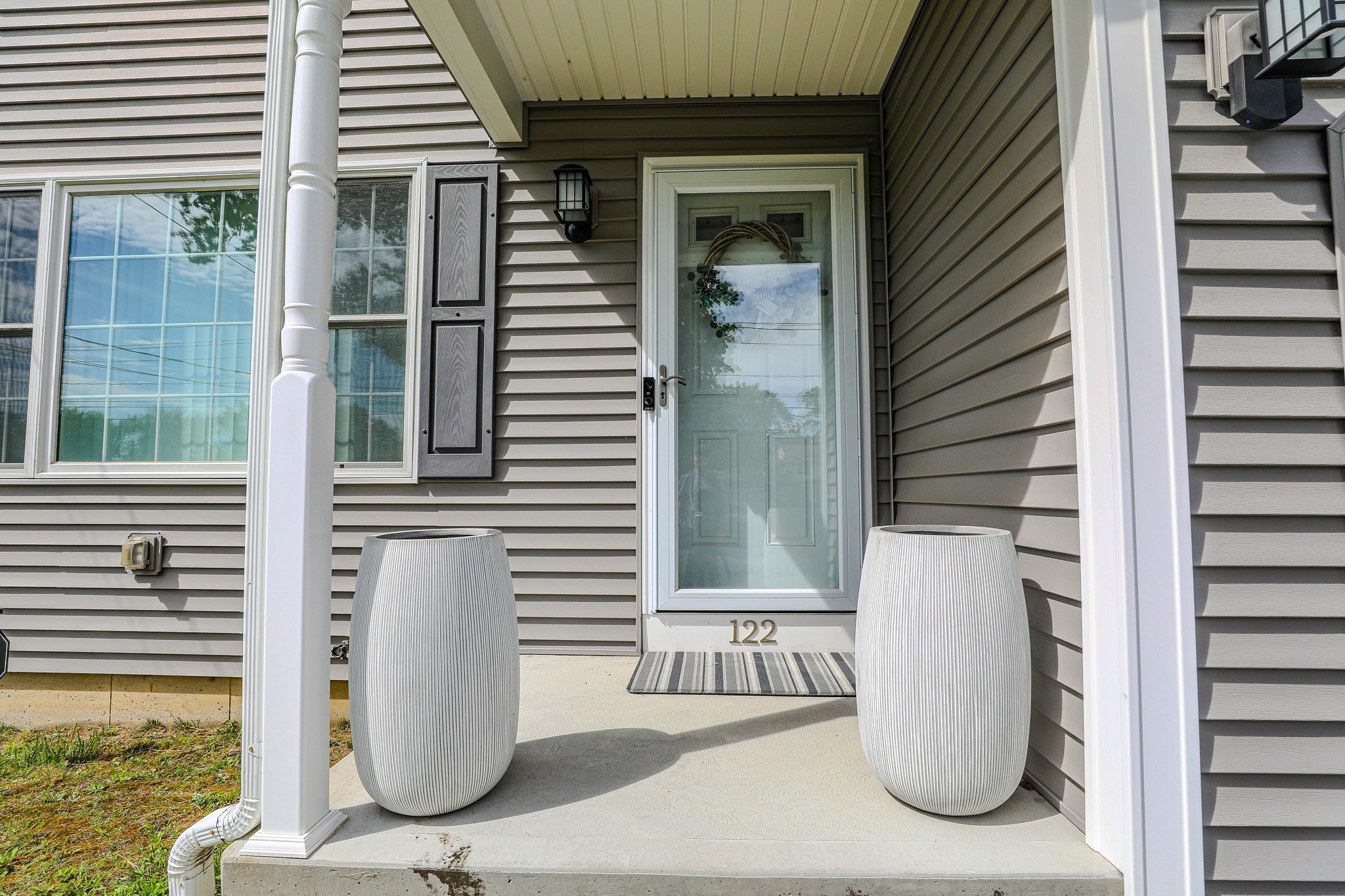 122 Ambrose St Property Photo 3