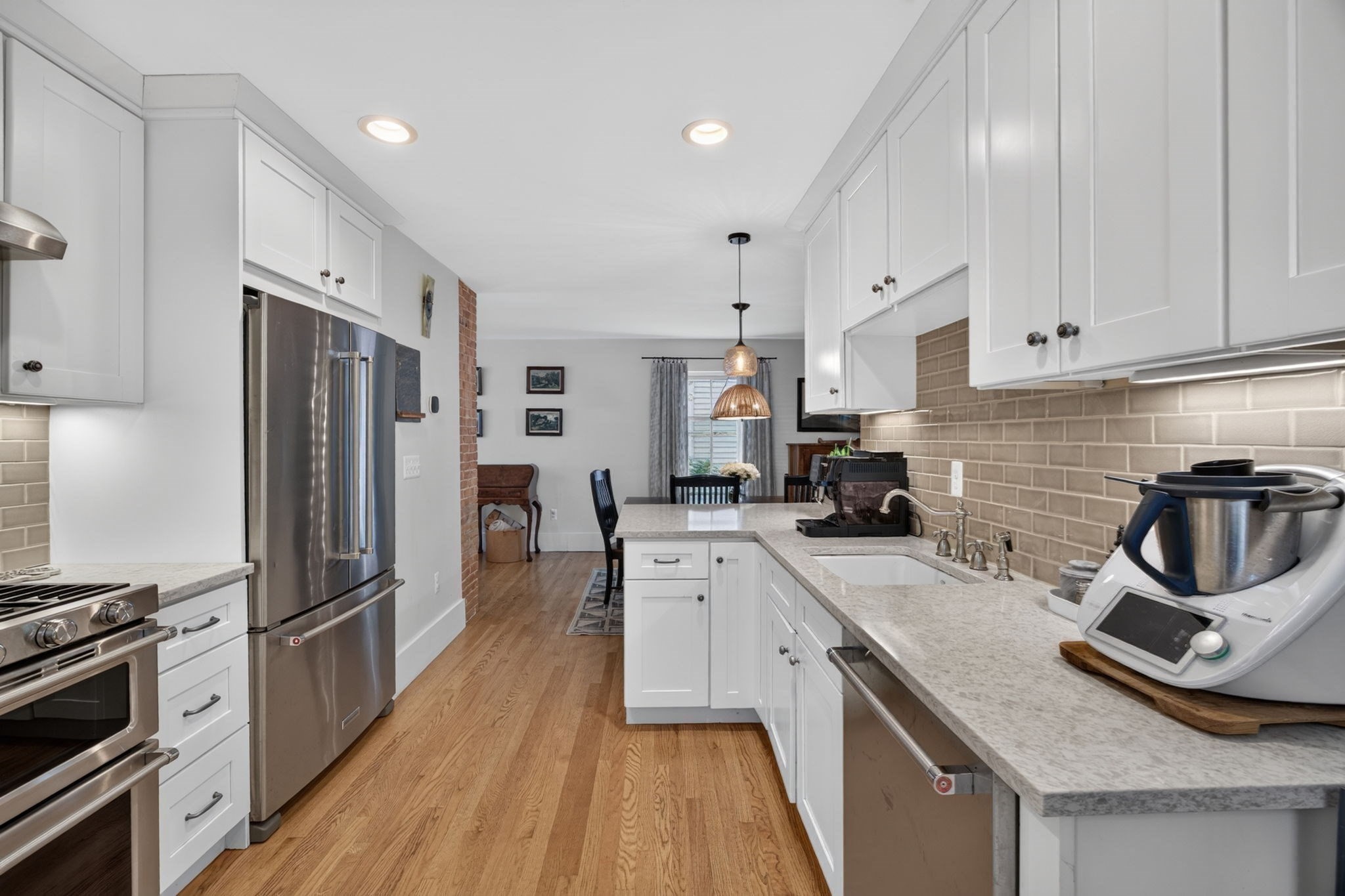 24 Ord Street Property Photo 8