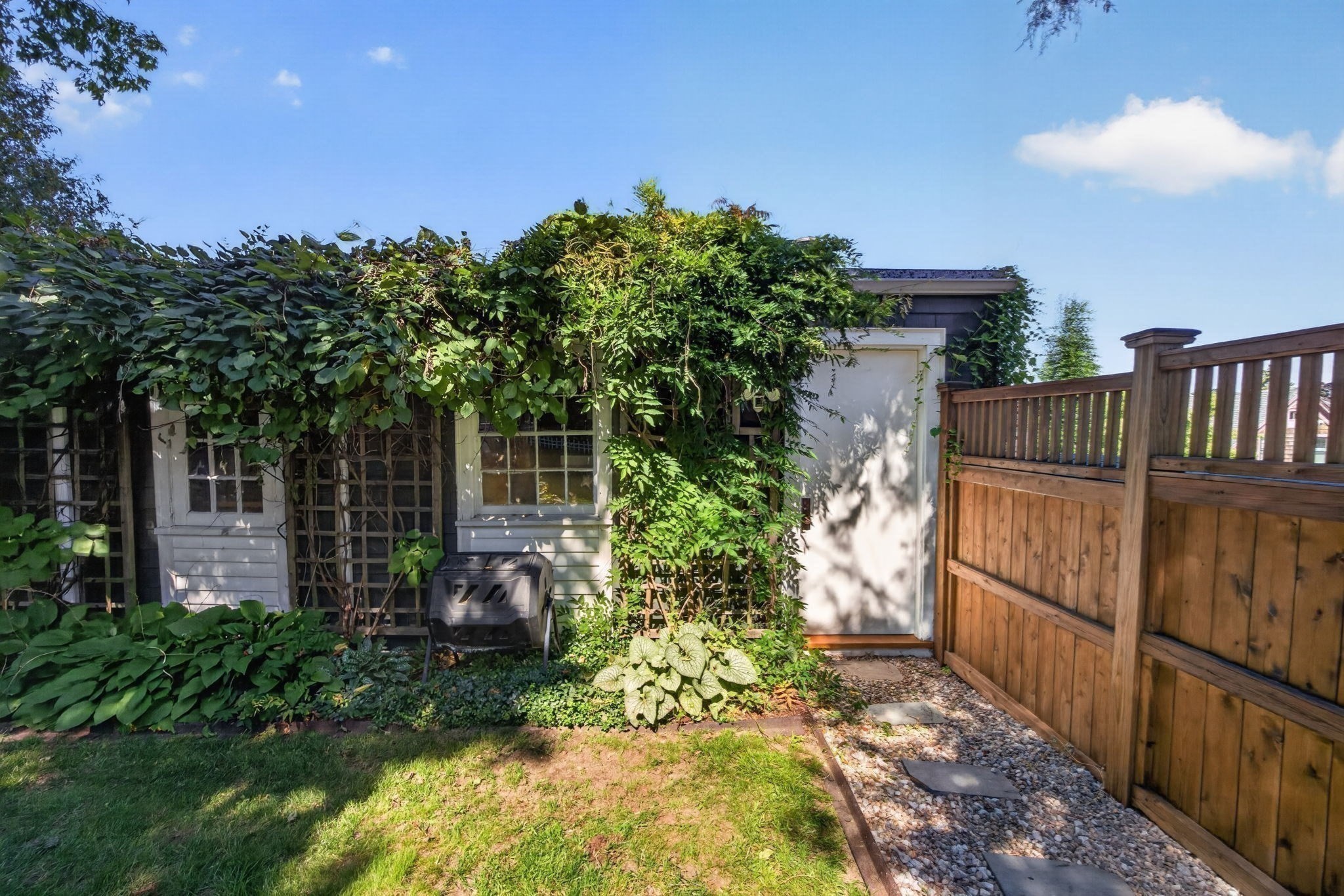 24 Ord Street Property Photo 35