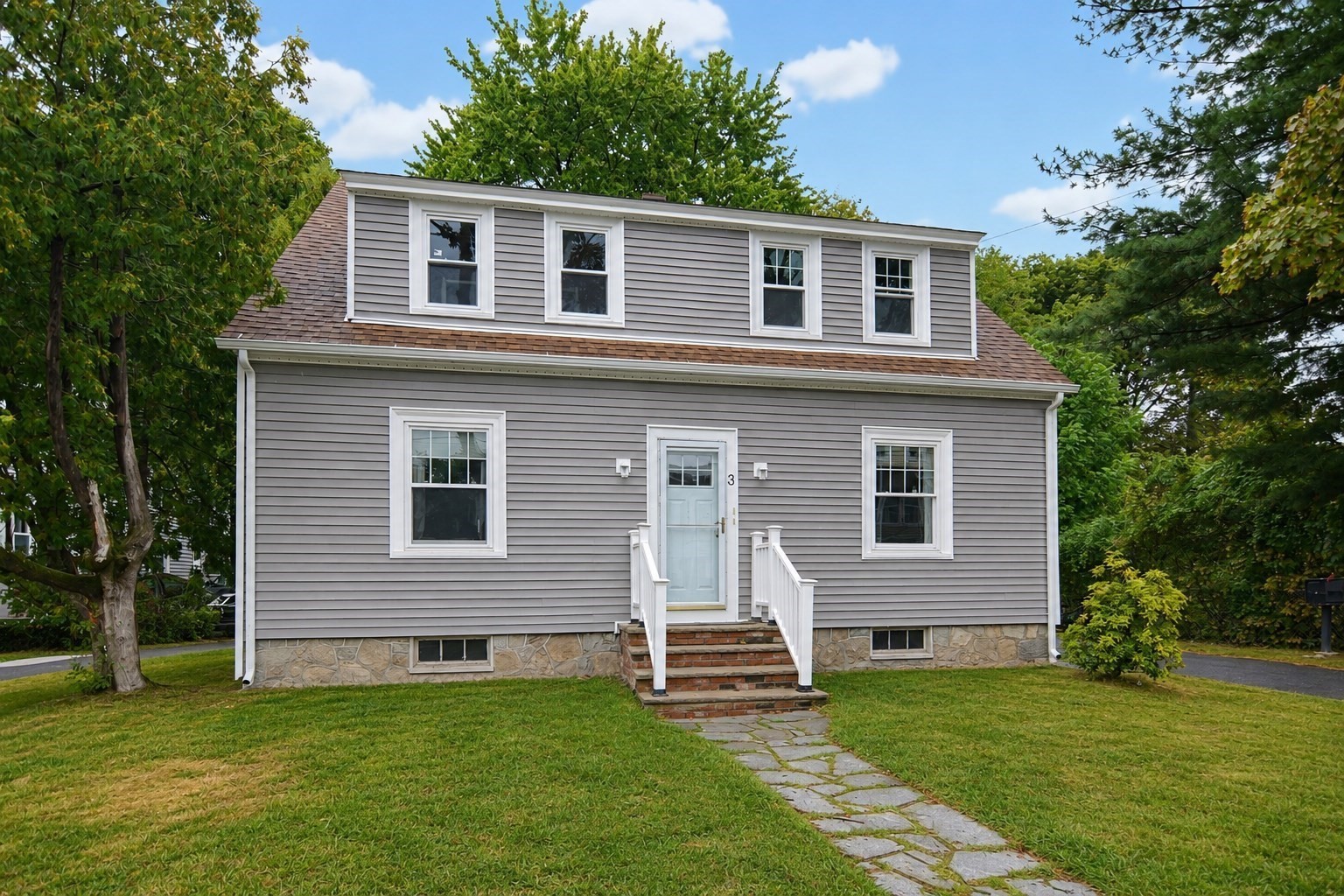 3 Oakwood Ave Property Photo 1