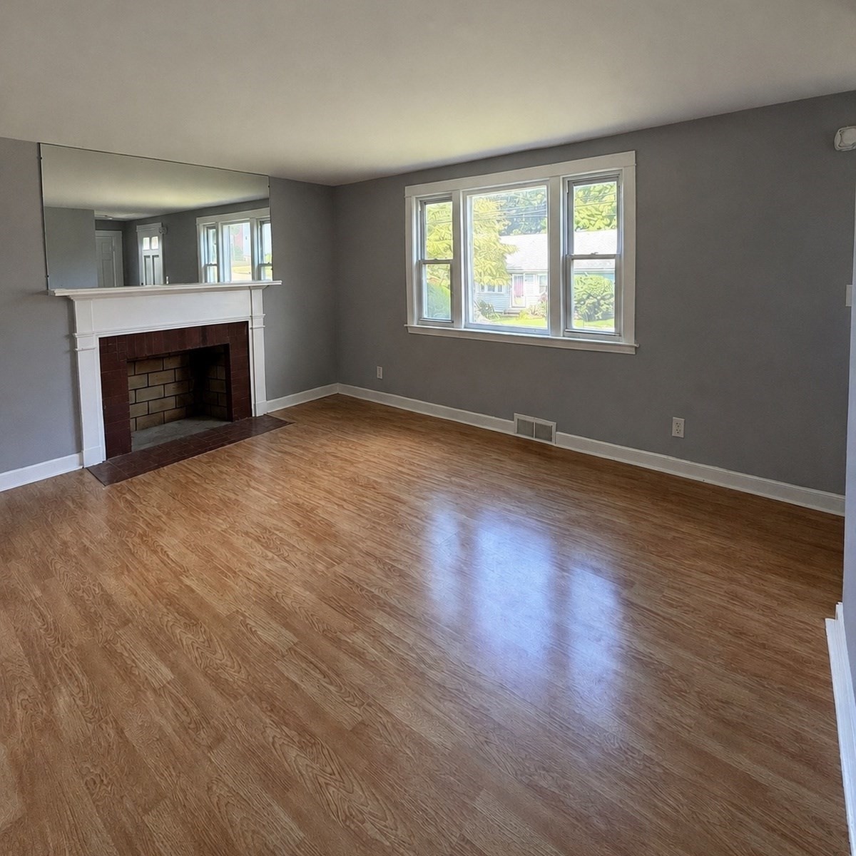 69 Lorraine Property Photo 2