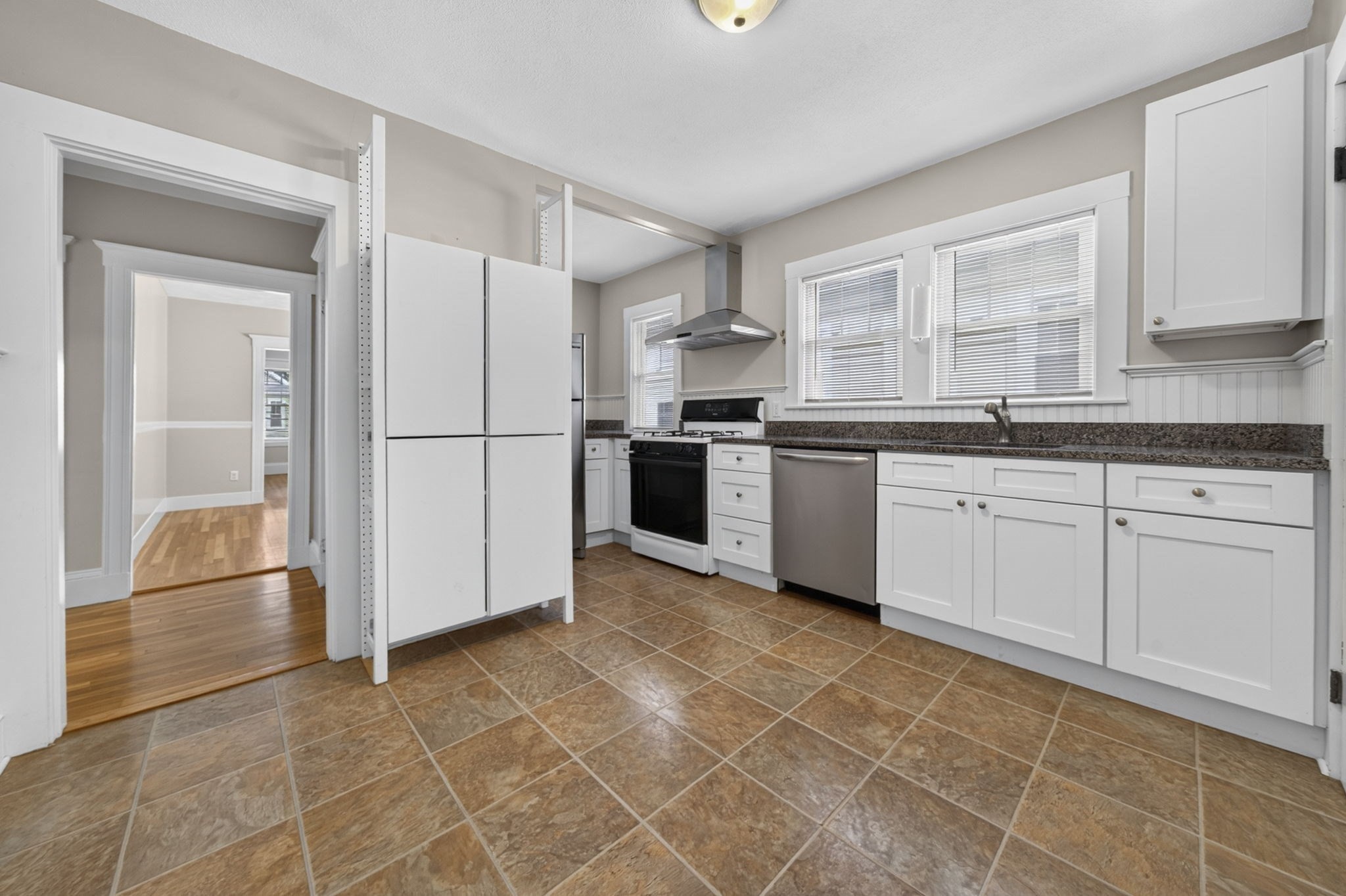 156 West Adams St # 2 Property Photo 1