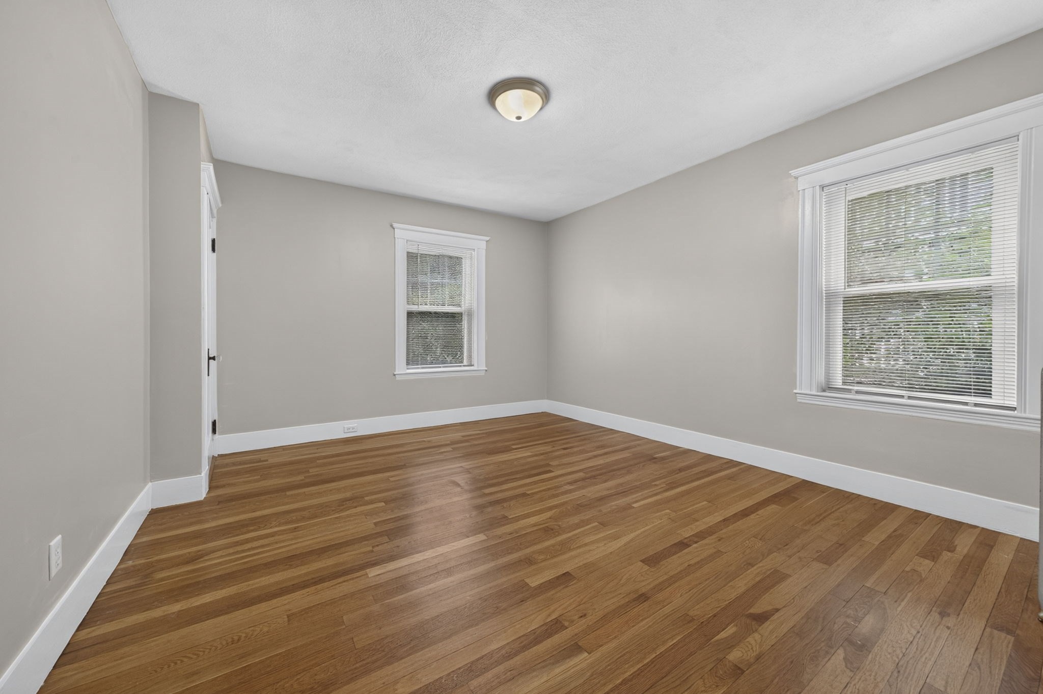 156 West Adams St # 2 Property Photo 5