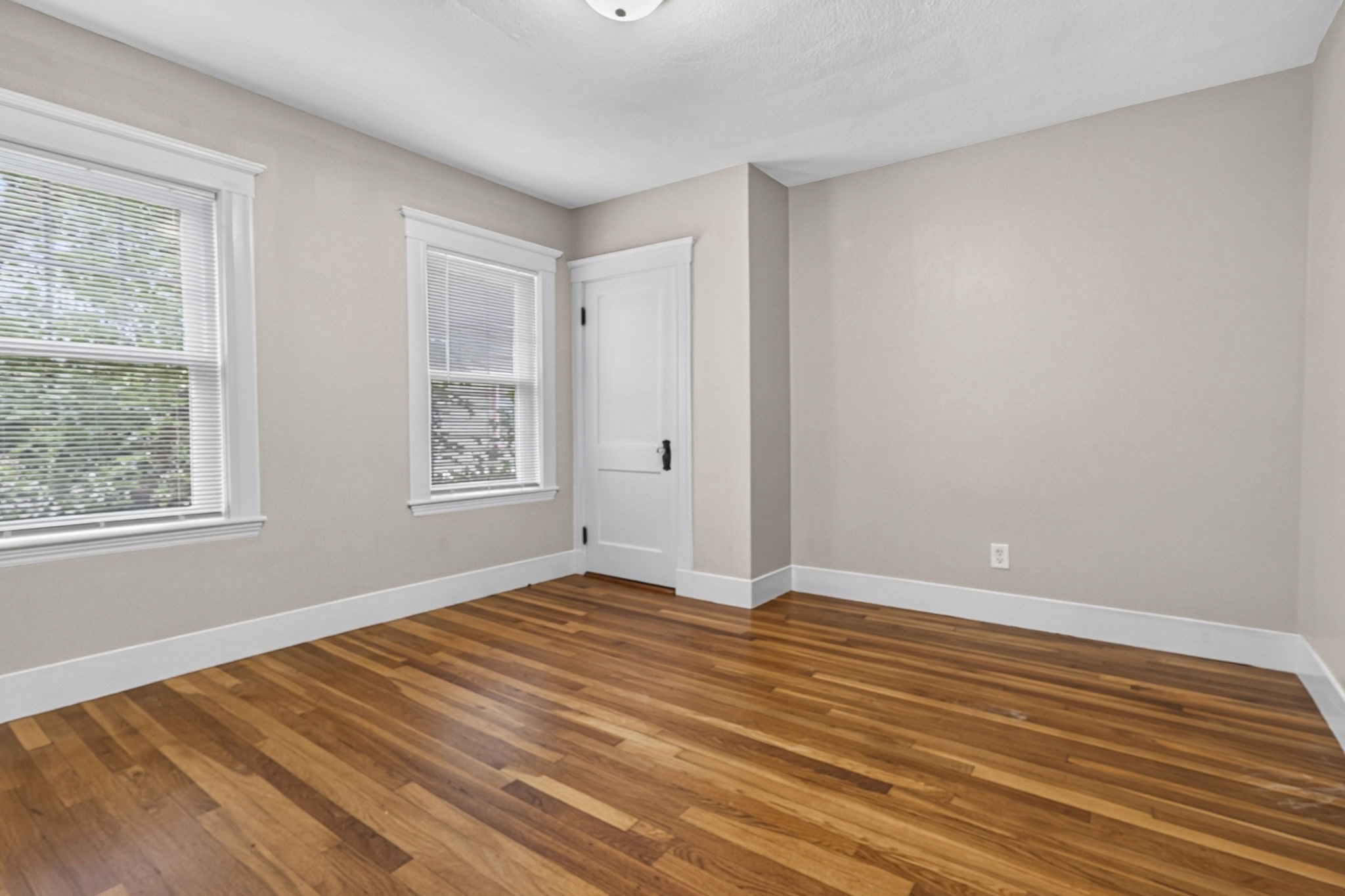 156 West Adams St # 2 Property Photo 8