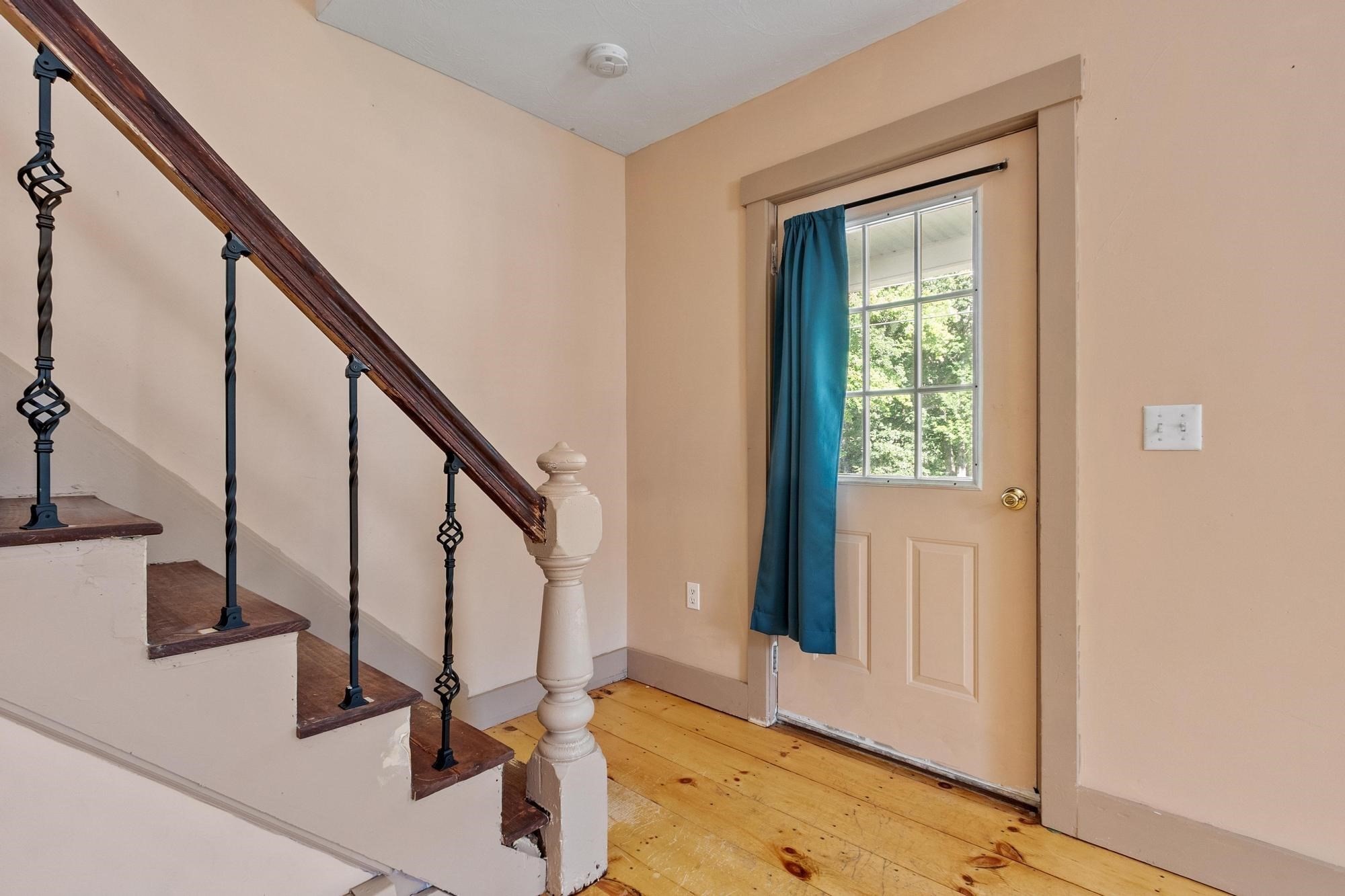 374 Front Street Property Photo 5