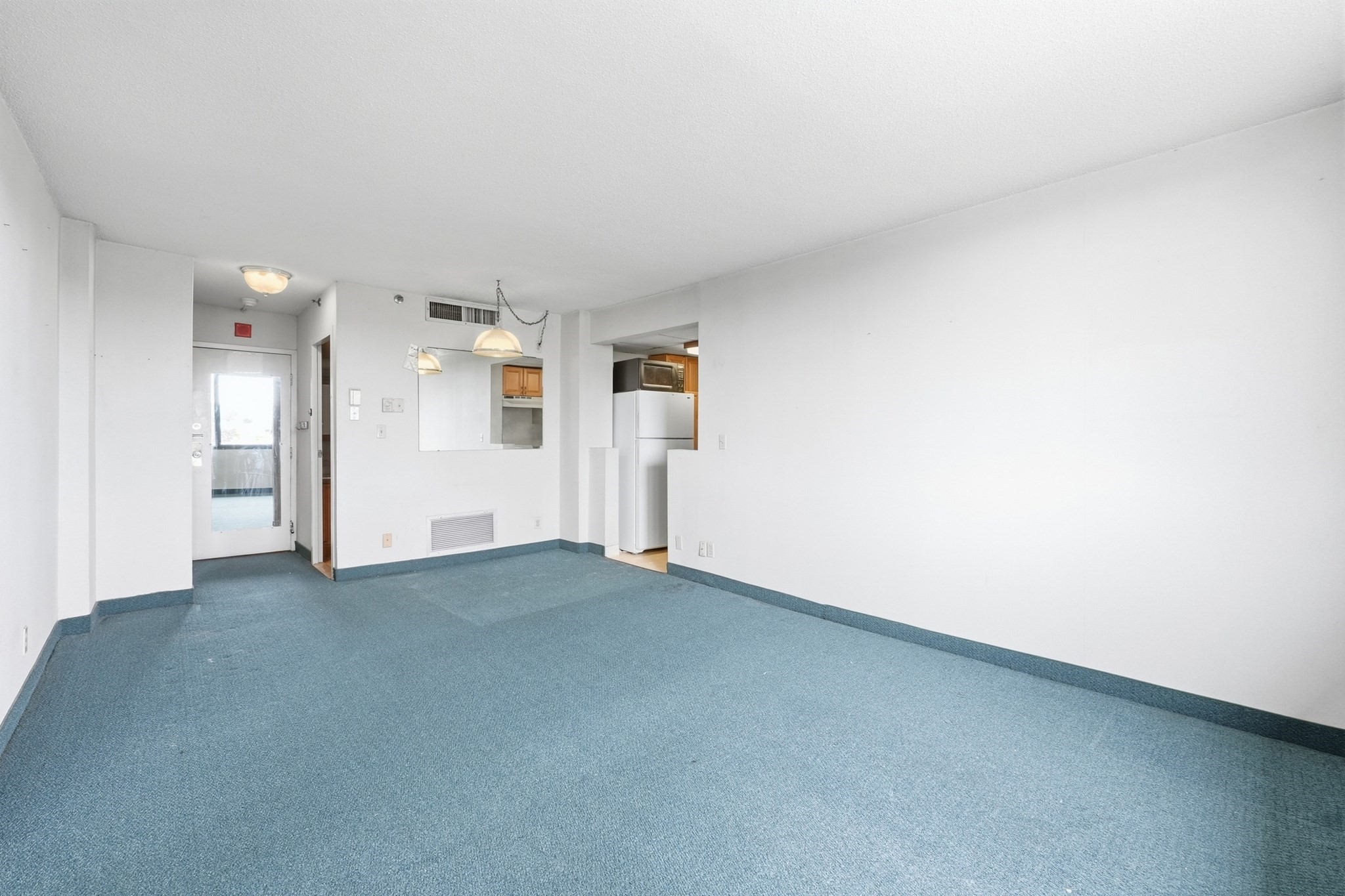 70 Southbridge St # 402 Property Photo 18
