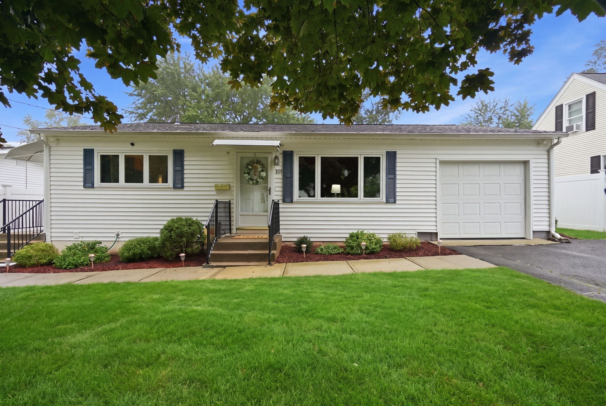161 Wolcott Ave Property Photo 41