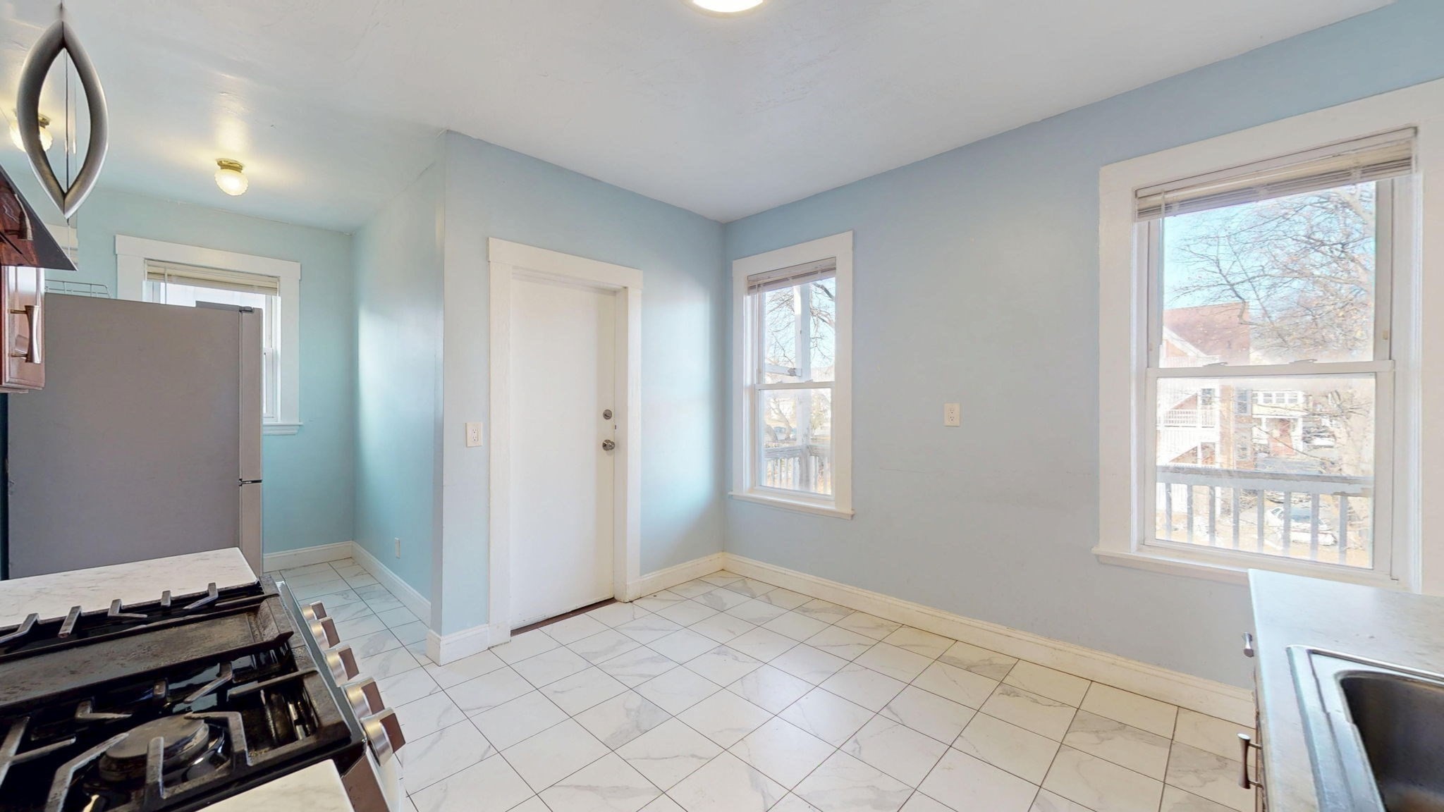 19 Nightingale St Property Photo 6