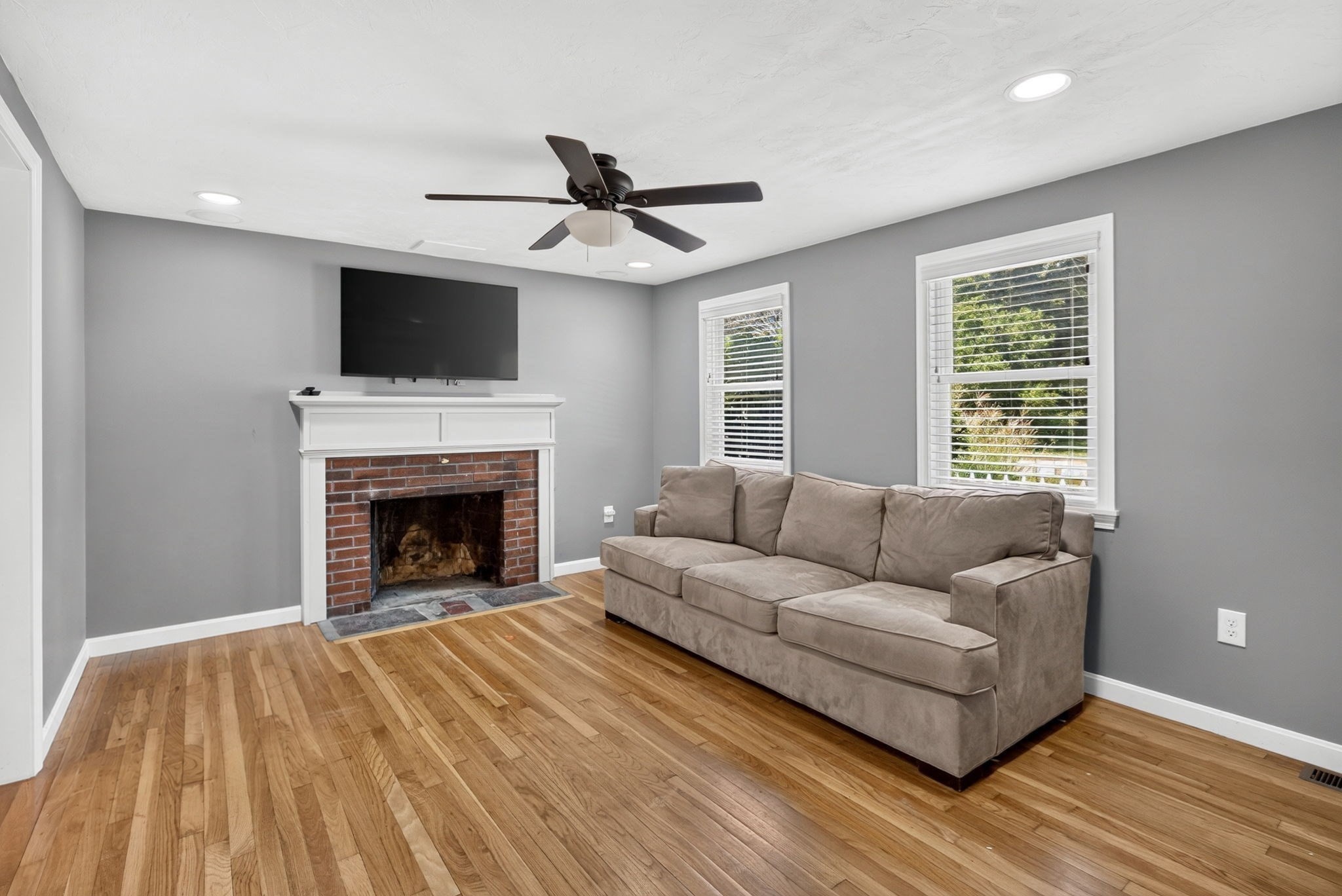 52 Willimantic Drive Property Photo 7
