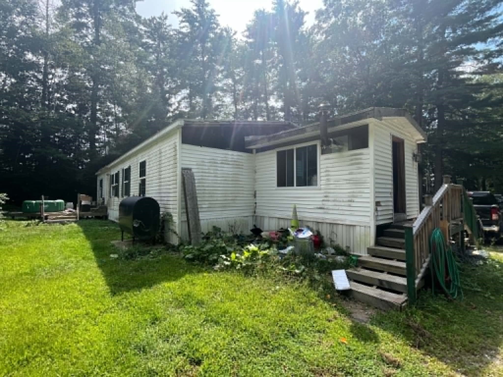 513 E River St Property Photo 1