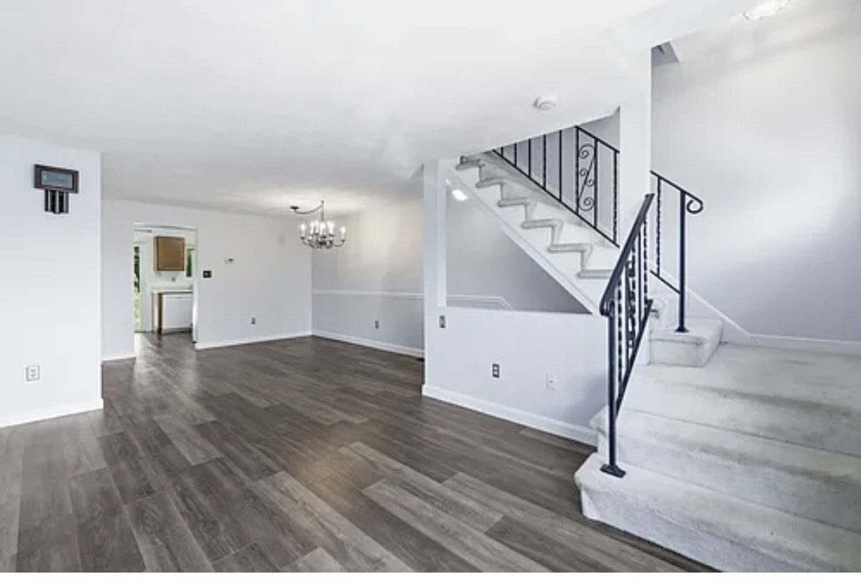 87 Sterling Lane # 87 Property Photo 3