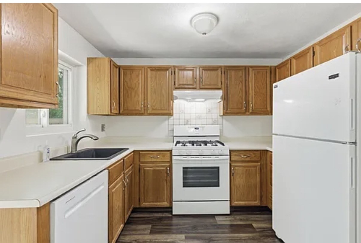 87 Sterling Lane # 87 Property Photo 6