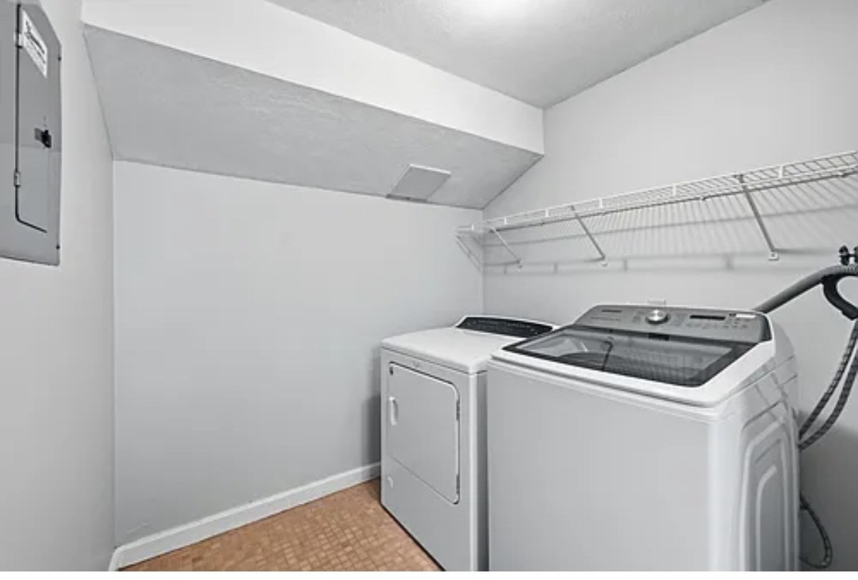 87 Sterling Lane # 87 Property Photo 12