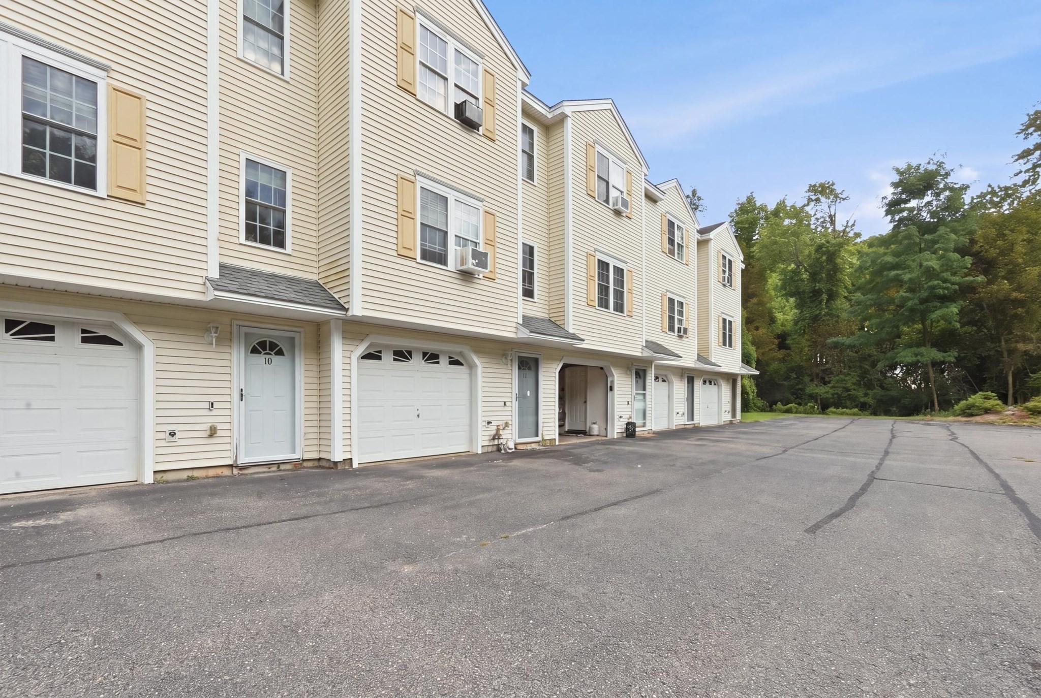 350 Riverbend St # 111 Property Photo 1