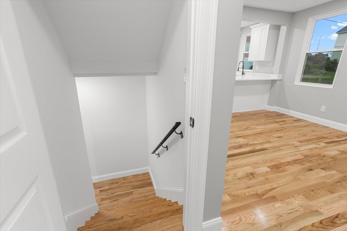 28 Potters Ave Property Photo 6