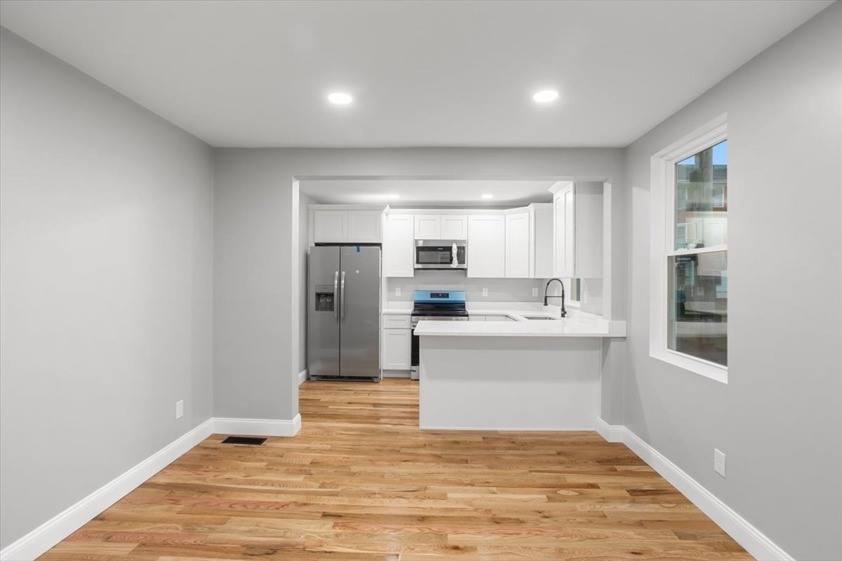 28 Potters Ave Property Photo 8