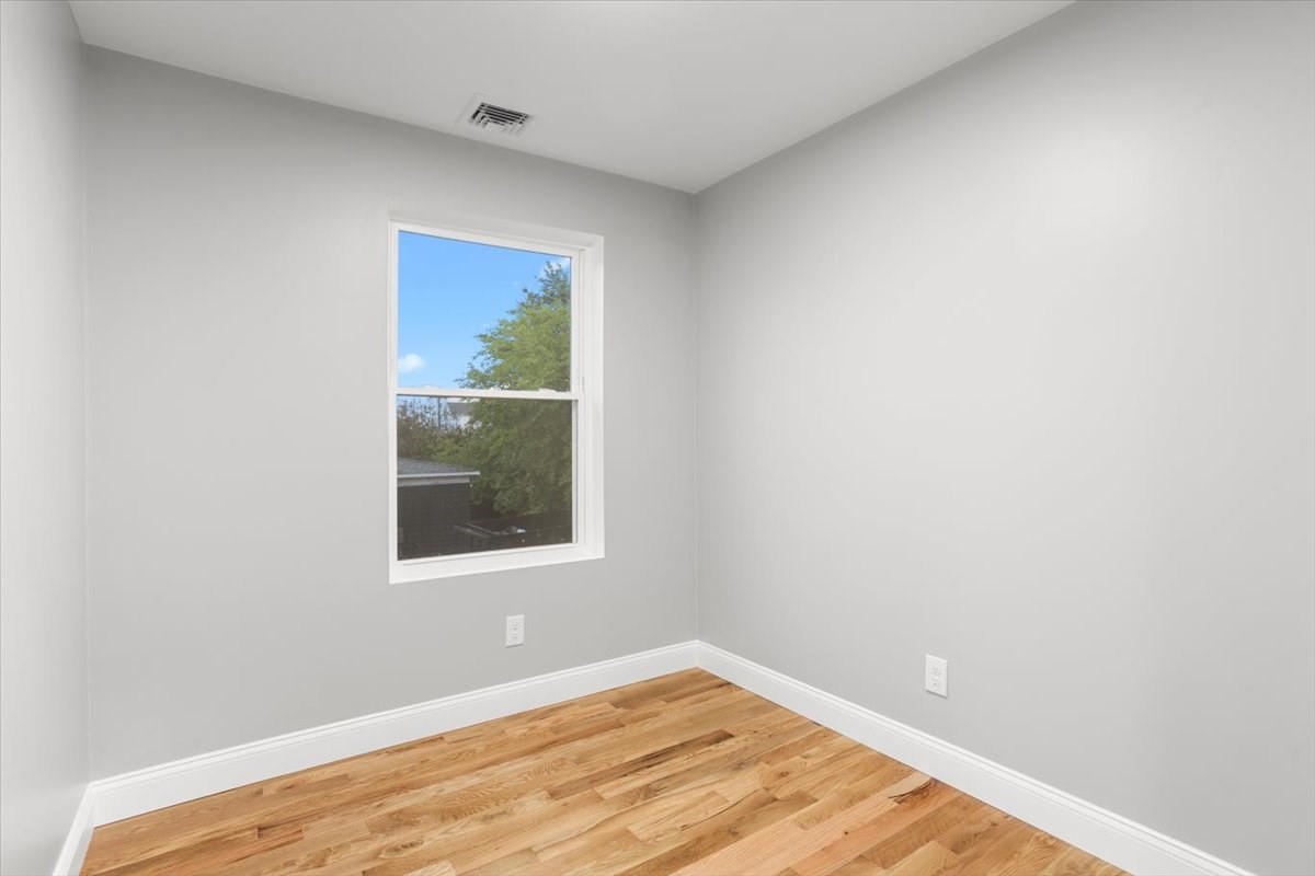 28 Potters Ave Property Photo 39