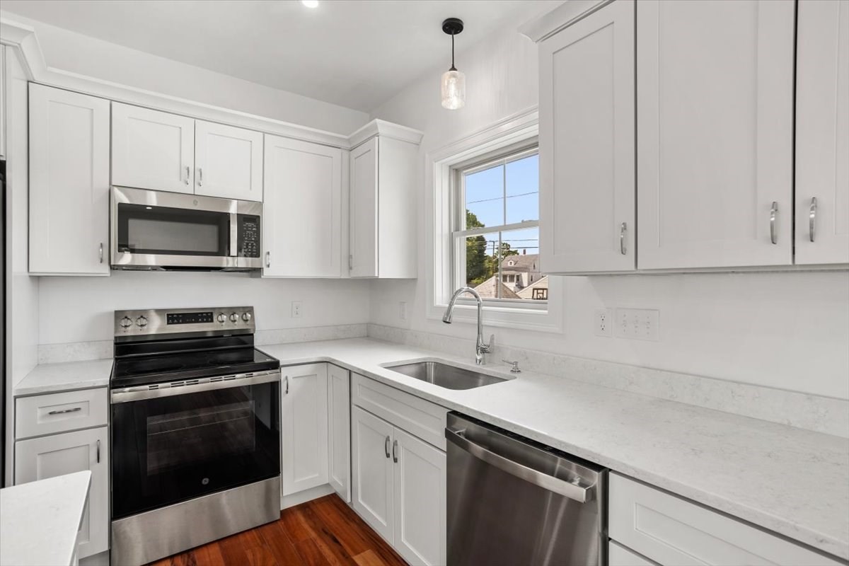11 Stone Street # D Property Photo 9